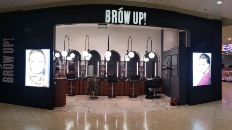 Салон красоты Brow Up & Make Up в ТЦ Европейский